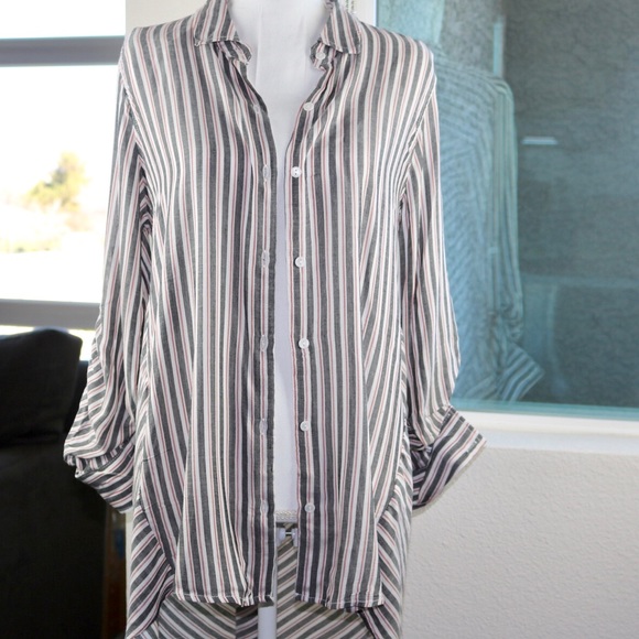 Max Studio Button-Down Top - Picture 2 of 8